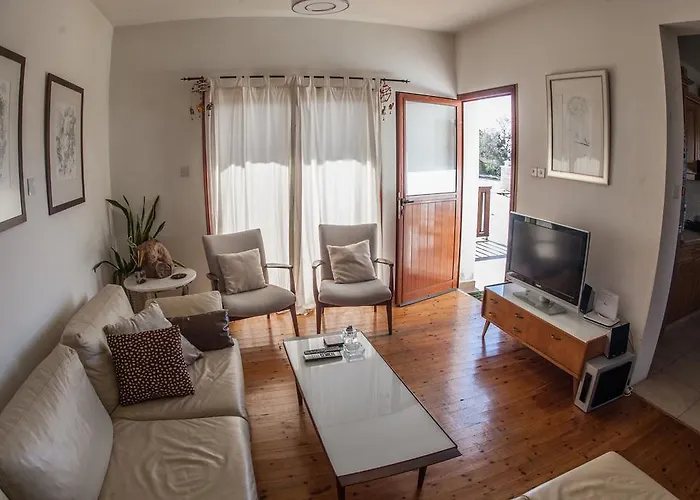 Royal Oak House By Trulycyprus * Lania